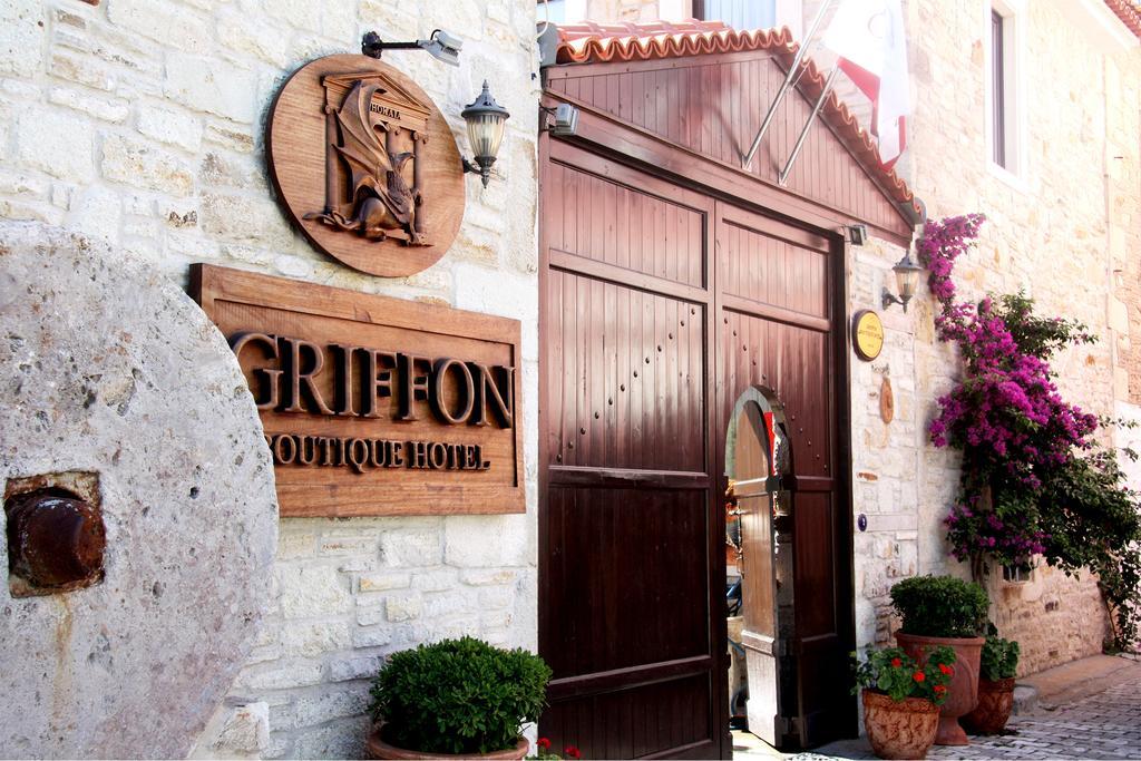 Griffon Hotel Yenifoca Екстер'єр фото