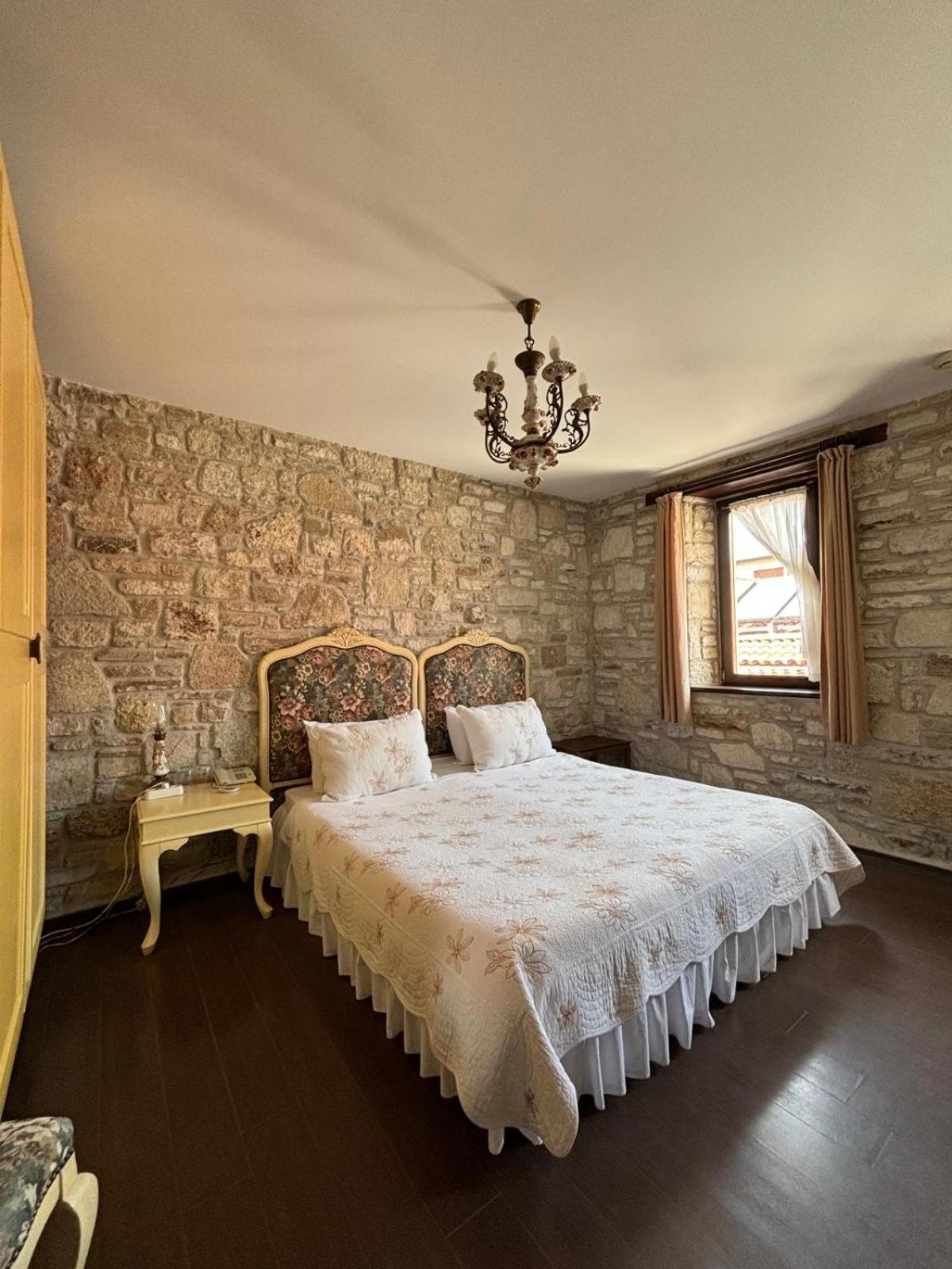 Griffon Hotel Yenifoca Екстер'єр фото